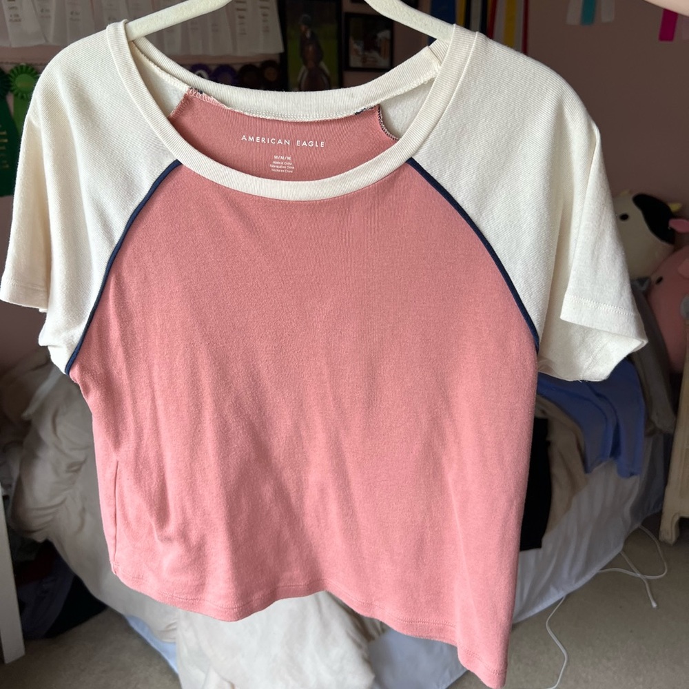 Super cute American eagle shirt